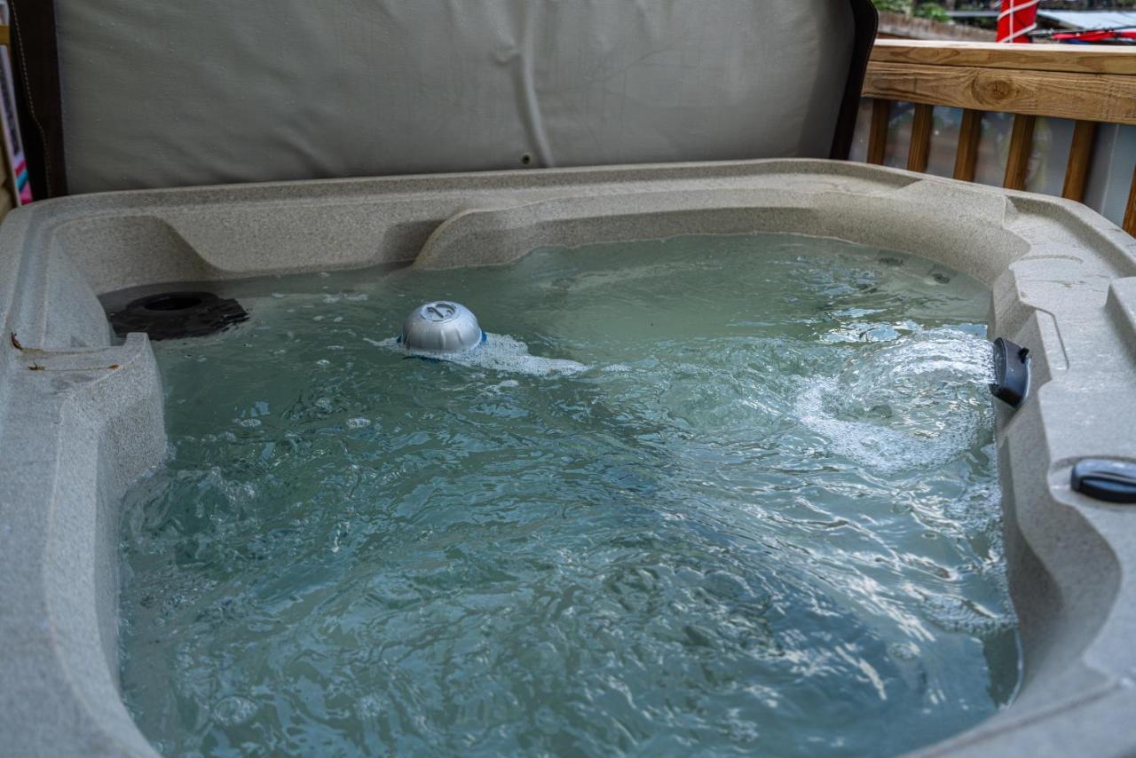 Canary Lake Cottage W/Hot Tub At Sam'S Pizza Hot Springs Luaran gambar